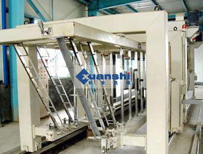 空中翻轉(zhuǎn)切割機