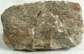 �����r����C